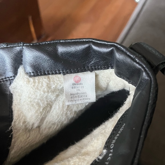 Blondo Waterproof Booties - Picture 8 of 9